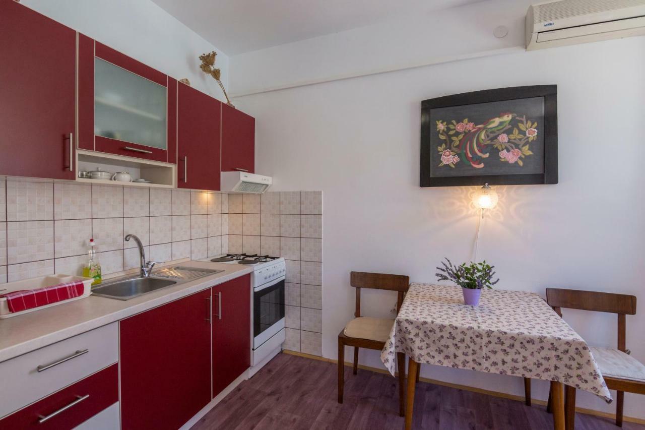 Apartment Riva 5 Komiža Extérieur photo