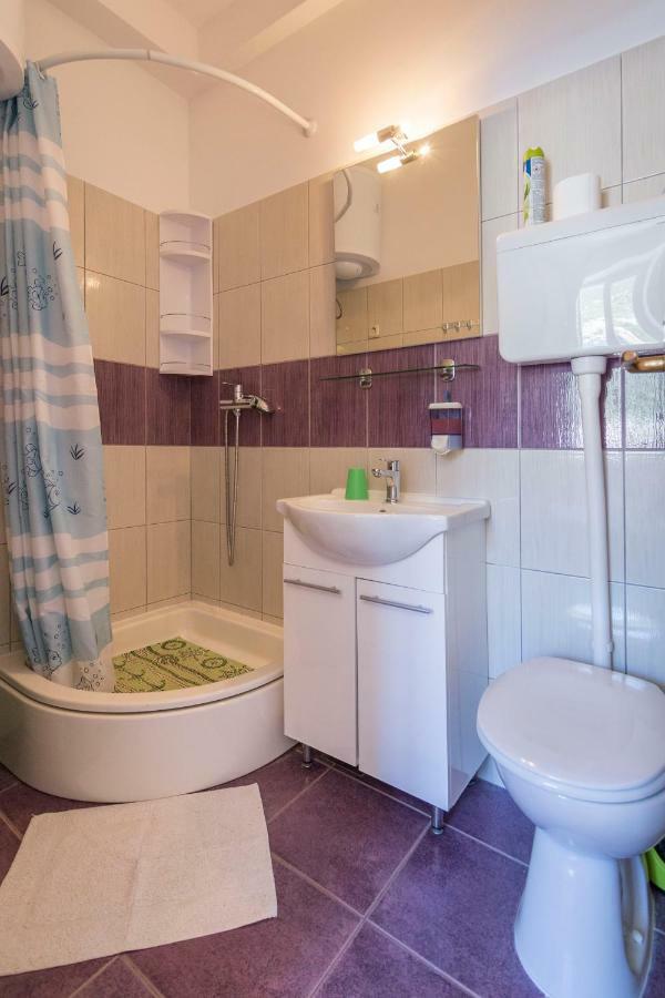 Apartment Riva 5 Komiža Extérieur photo